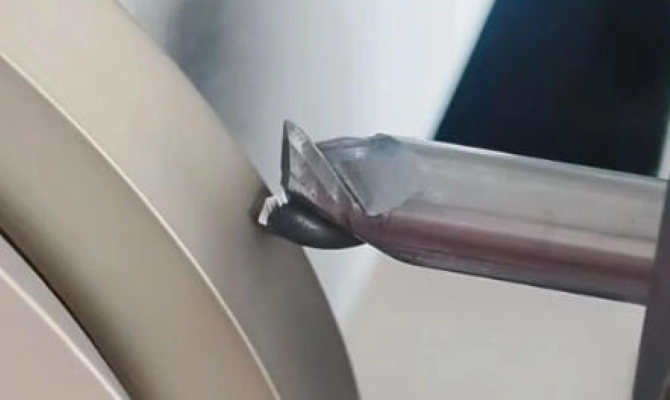 Bạn có sử dụng dao phay ngay khi lấy ra khỏi hộp không? Làm sao nó bị sứt mẻ chỉ trong nửa giờ?